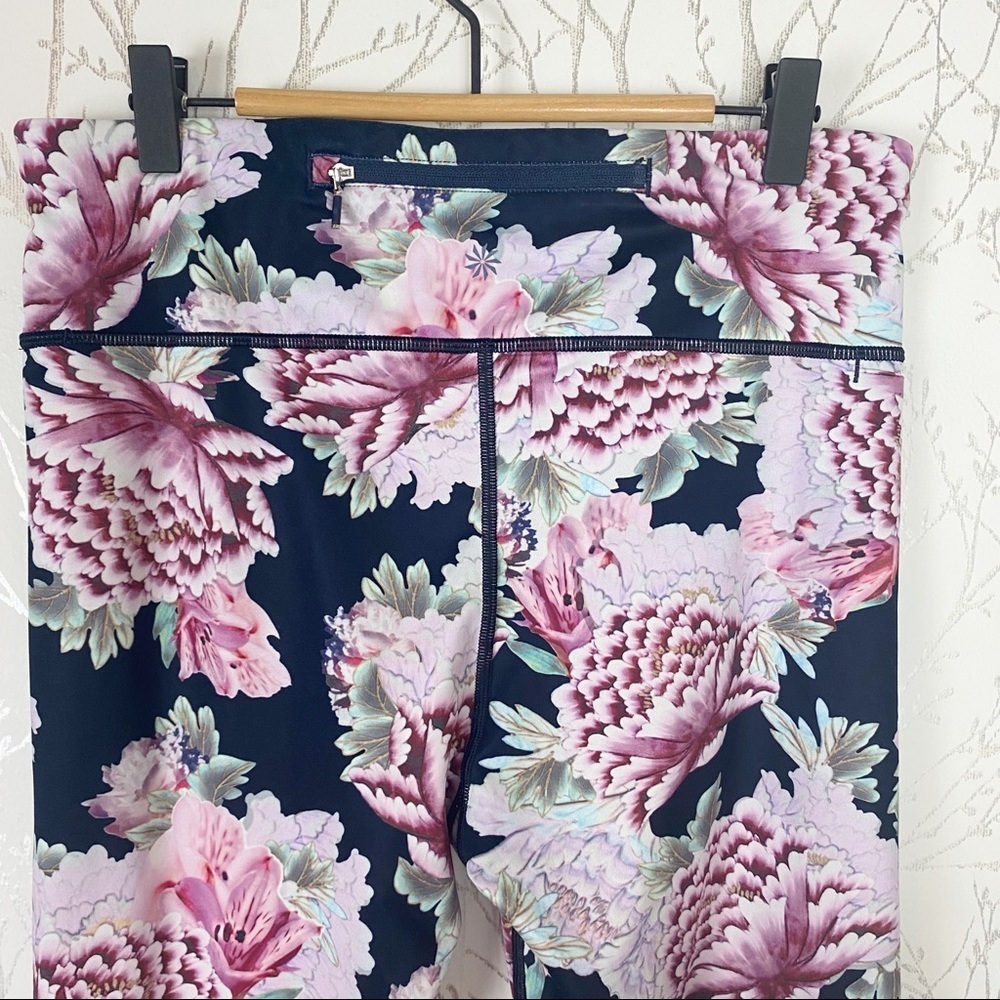 ATHLETA Run Free Garden Party 7/8 Leggings Pants Running Yoga Size:  MT - Picture 6 of 15